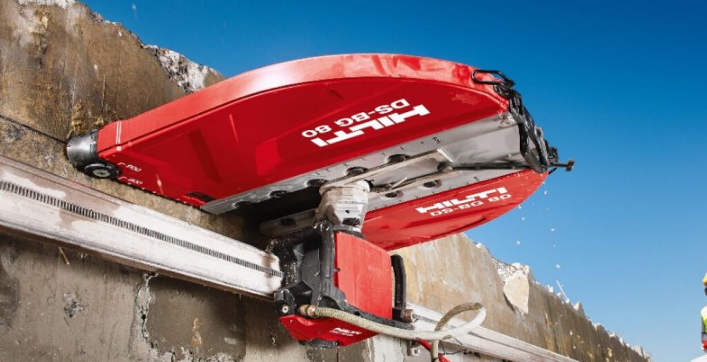 Beton schneiden – präzise & staubarm Saubere Wand- und Bodenschnitte mit Diamanttechnik. Ideal für Tür- und Fensteröffnungen oder technische Durchbrüche. Millimetergenau, vibrationsfrei und zuverlässig – auch in bewohnten Räumen.
